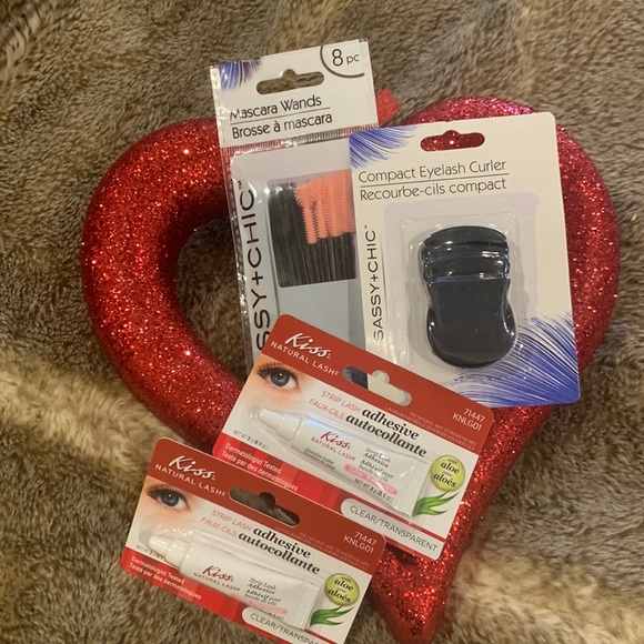 NWT Kiss Natural Lash Strip Lash Adhesive Bundle - Picture 1 of 5